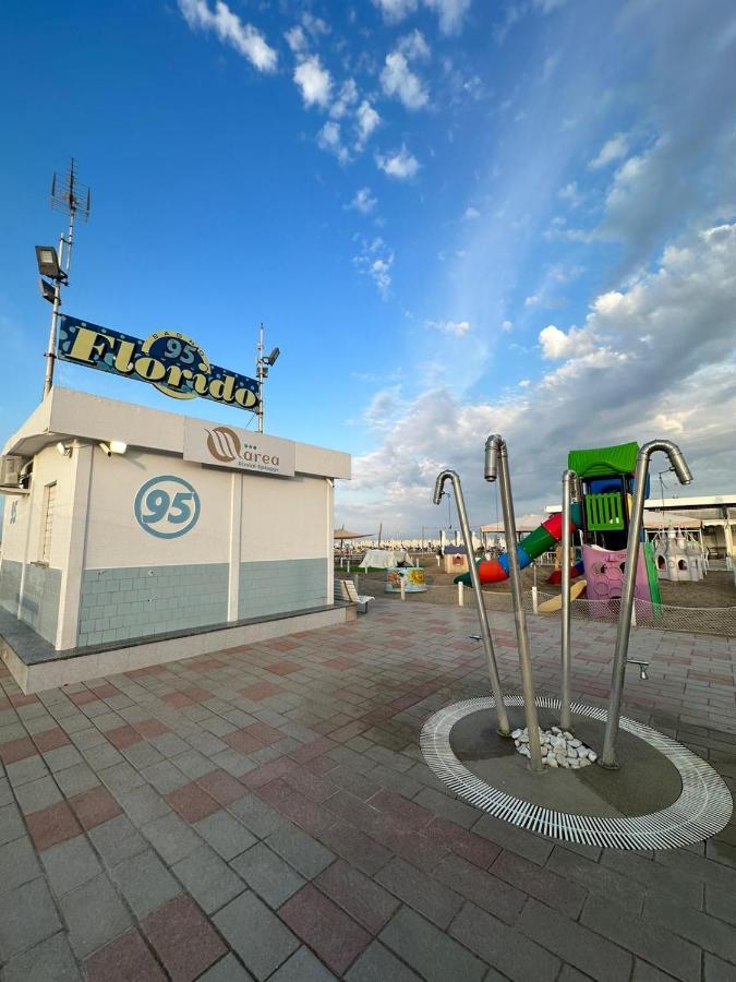Hotel Neyra Beach Rimini Eksteriør bilde